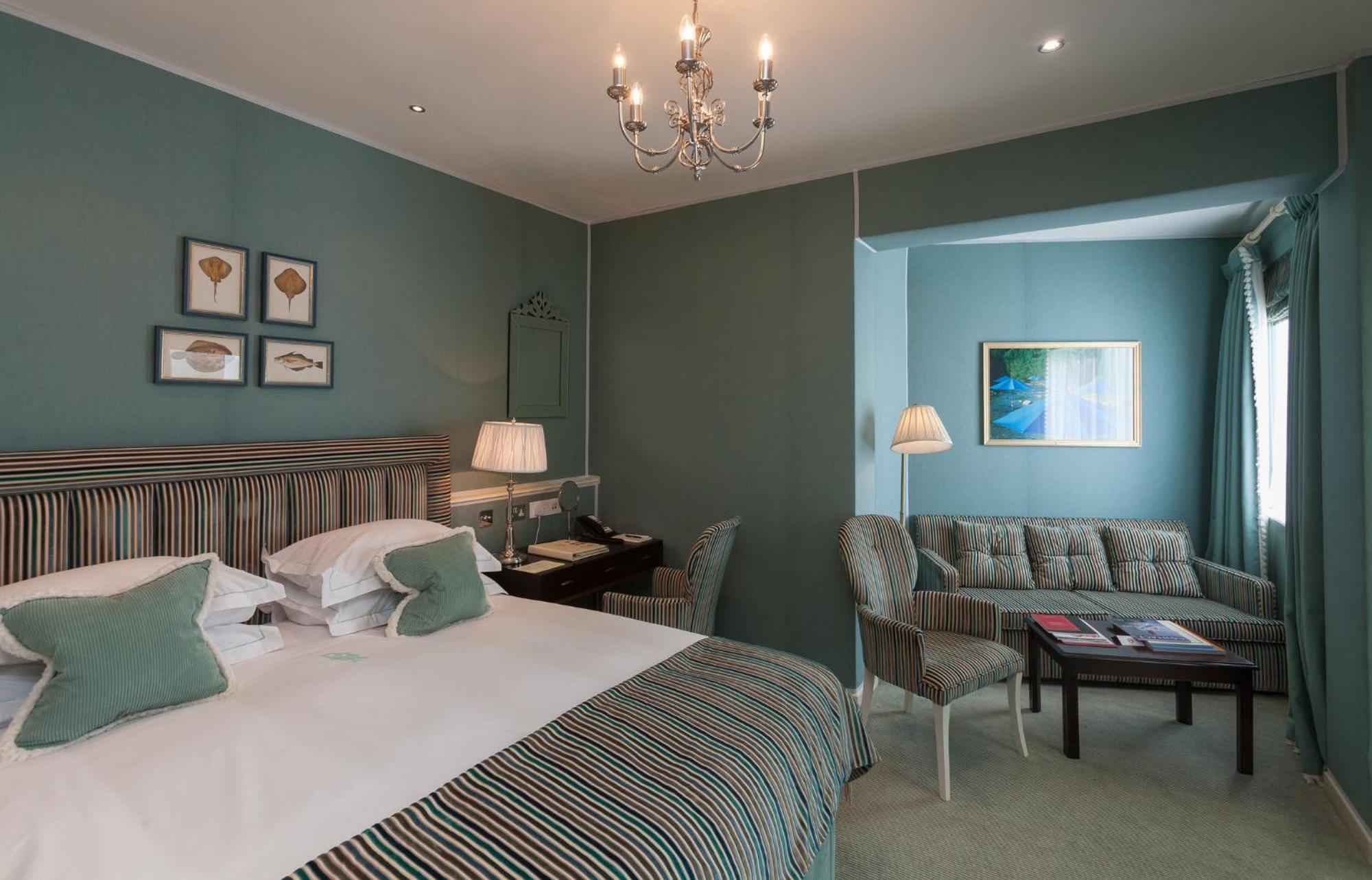 Duke Of Richmond Hotel Saint Peter Port Экстерьер фото